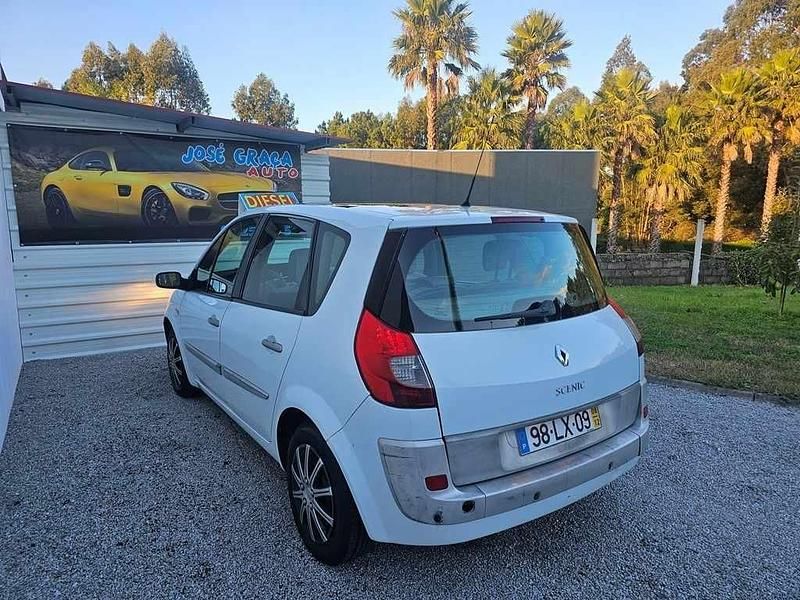 Usado Renault Scénic II 85 HP (62 kW) 2008 Branco Monovolume