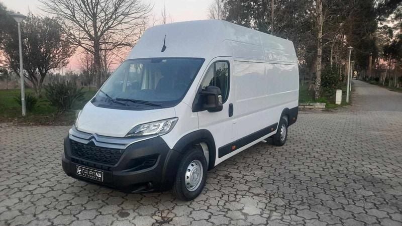Branco Usado 2023 Citroën Jumper Monovolume | € 30.990 (Caro) - Imagem 1/4