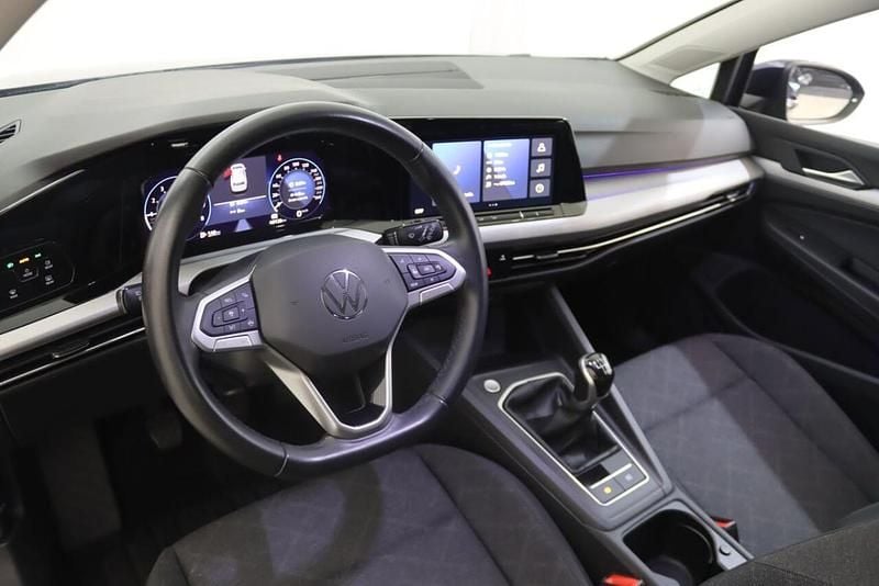 Azul Usado 2023 VW Golf VIII | € 21.900 (Preço justo) - Imagem 1/2