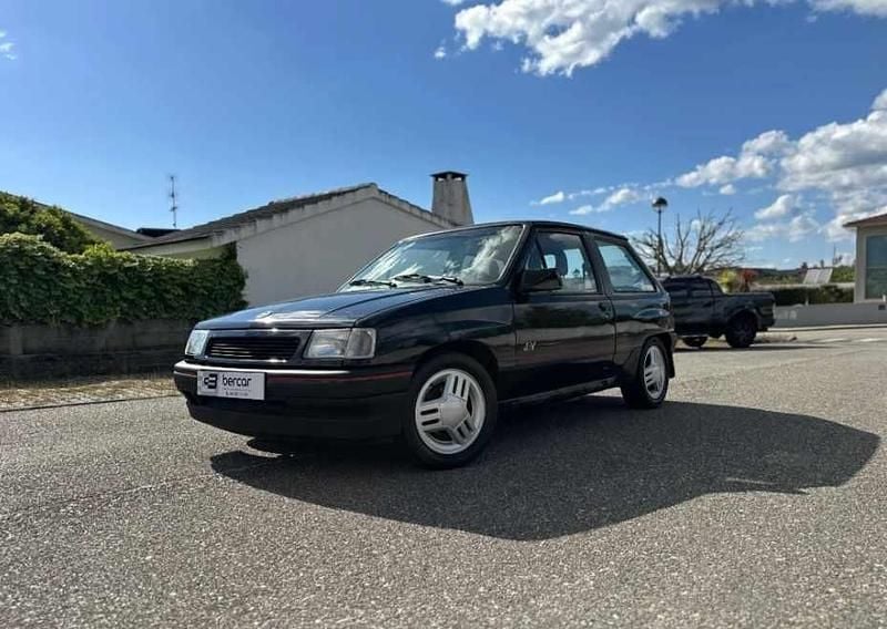 Usado Opel Corsa 72 HP (52 kW) 1991 Preto Citadino