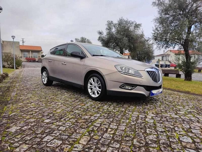 Cinzento Usado 2009 Lancia Delta Citadino | € 5.850 (Preço elevado) - Imagem 1/4