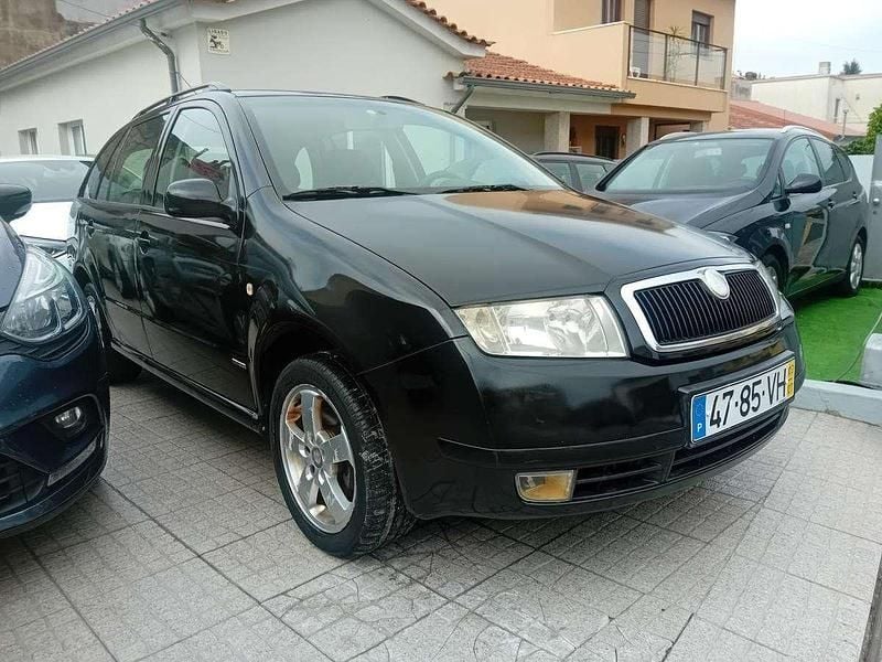 Preto Usado 2003 Skoda Fabia Carrinha | € 2.900 - Imagem 1/4