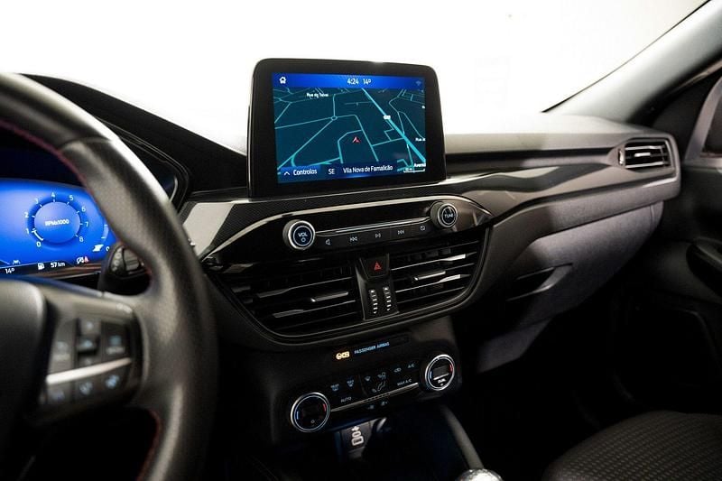 Usado Ford Kuga ST-Line 150 HP (110 kW) 2022 Preto SUV