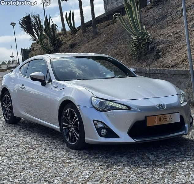 Cinza Usado 2012 Toyota GT86 GT Coupé | € 25.850 - Imagem 1/1