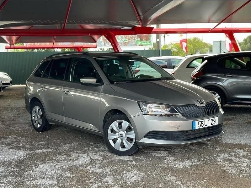 Cinza Usado 2018 Skoda Fabia Active Carrinha | € 10.950 - Imagem 1/4
