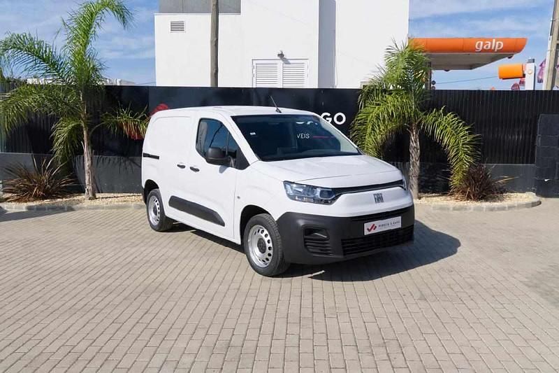 Branco Usado 2023 Fiat Doblò Monovolume | € 17.950 (Preço elevado) - Imagem 1/4