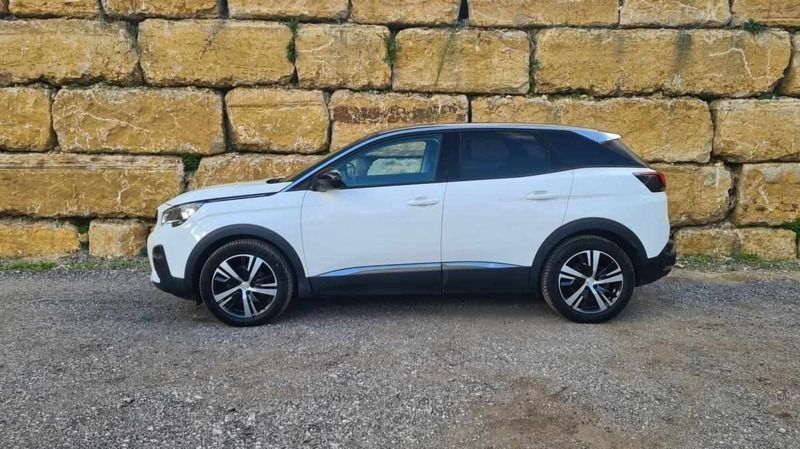 Usado Peugeot 3008 Allure 130 HP (95 kW) 2018 Branco SUV