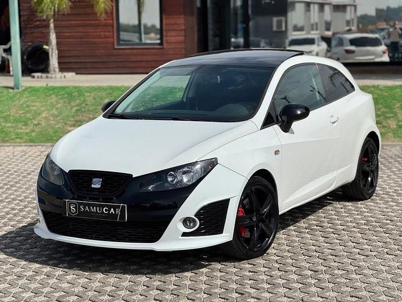 Branco Usado 2010 Seat Ibiza FR Citadino | € 9.990 (Preço justo) - Imagem 1/4