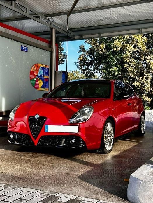 Usado 2012 Alfa Romeo Giulietta Citadino | € 8.400 - Imagem 1/4