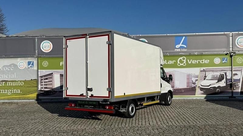 Usado Iveco Daily 160 HP (117 kW) 2023 Branco