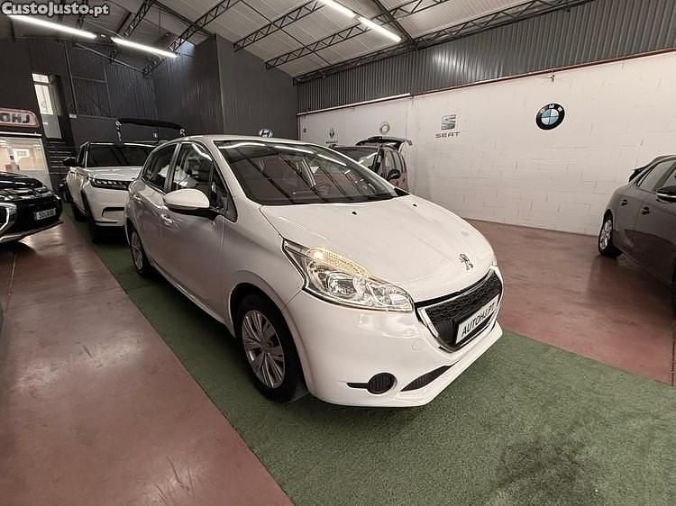 Usado Peugeot 208 Active 68 HP (50 kW) 2013 Branco Citadino