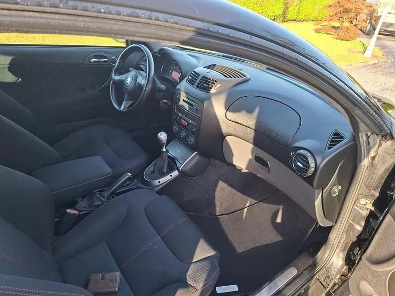 Usado Alfa Romeo GT 150 HP (110 kW) 2008 Preto Coupé