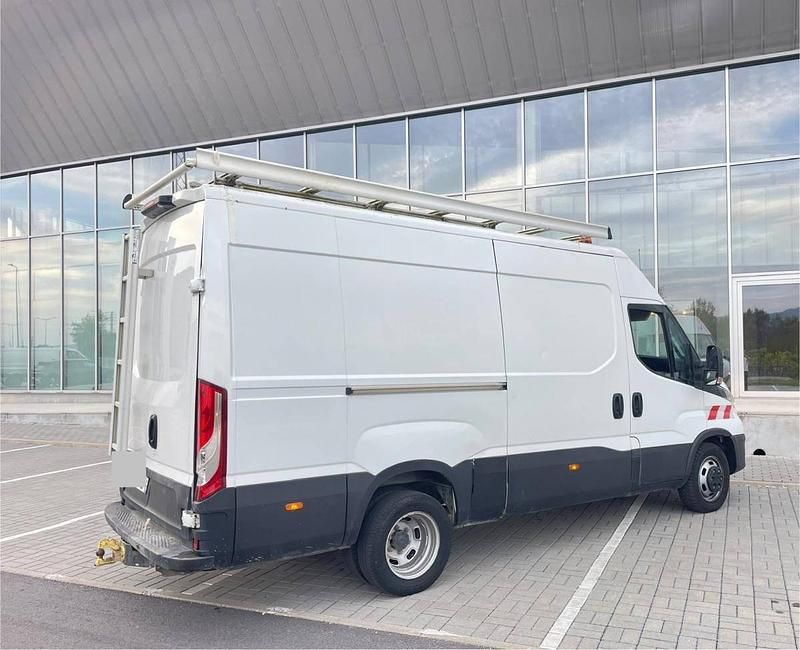 Usado Iveco Daily 160 HP (117 kW) 2020 Branco