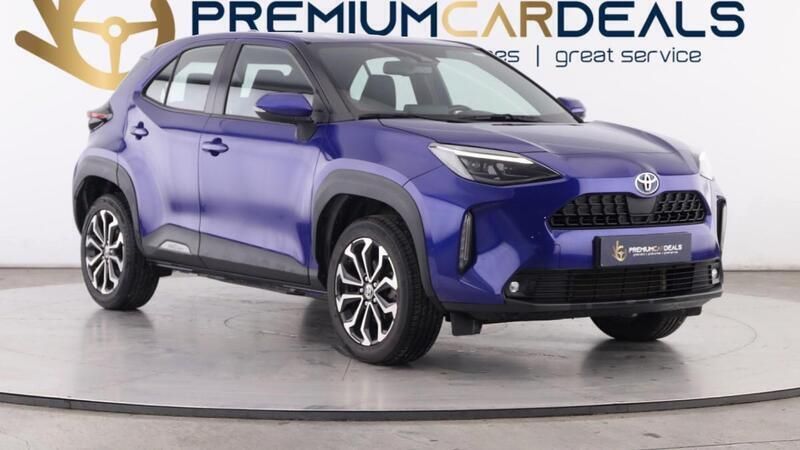 Azul Usado 2022 Toyota Yaris Hybrid | € 23.490 (Preço justo) - Imagem 1/4