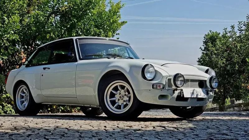 Branco Usado 1971 MG B GT Coupé | € 37.000 - Imagem 1/4