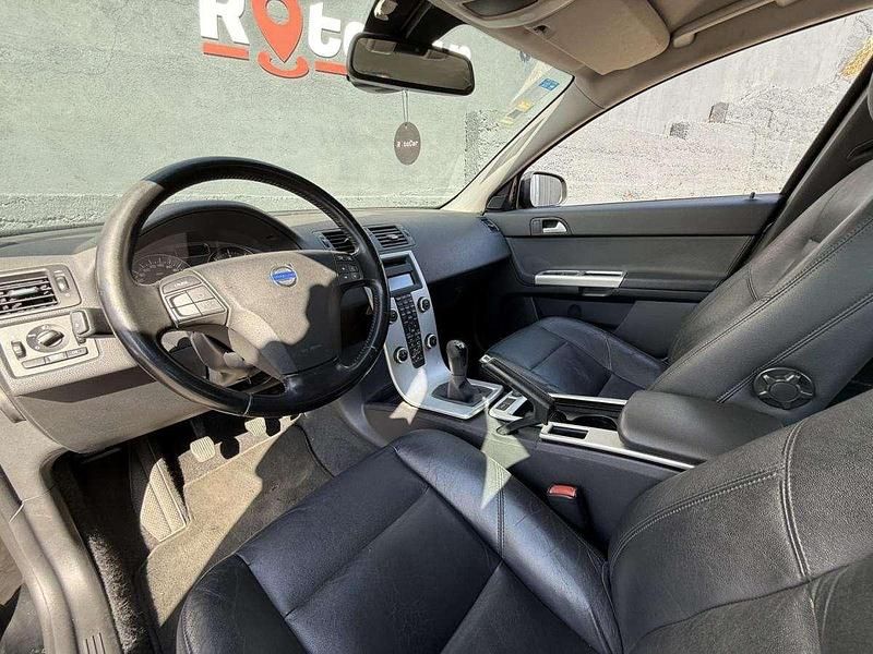 Usado Volvo S40 Momentum 109 HP (80 kW) 2010 Preto Sedan