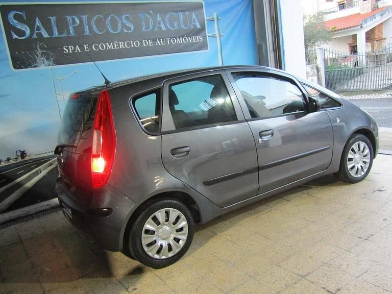 Usado Mitsubishi Colt Motion 75 HP (55 kW) 2006 Cinza