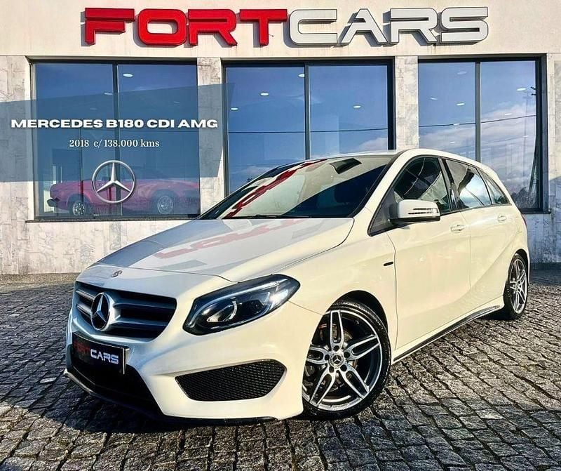 Usado Mercedes B180 AMG line 109 HP (80 kW) 2018 Branco Monovolume