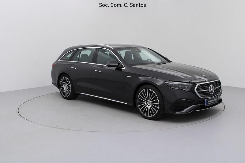 Usado Mercedes E300 AMG 326 HP (239 kW) 2025 Cinza Carrinha
