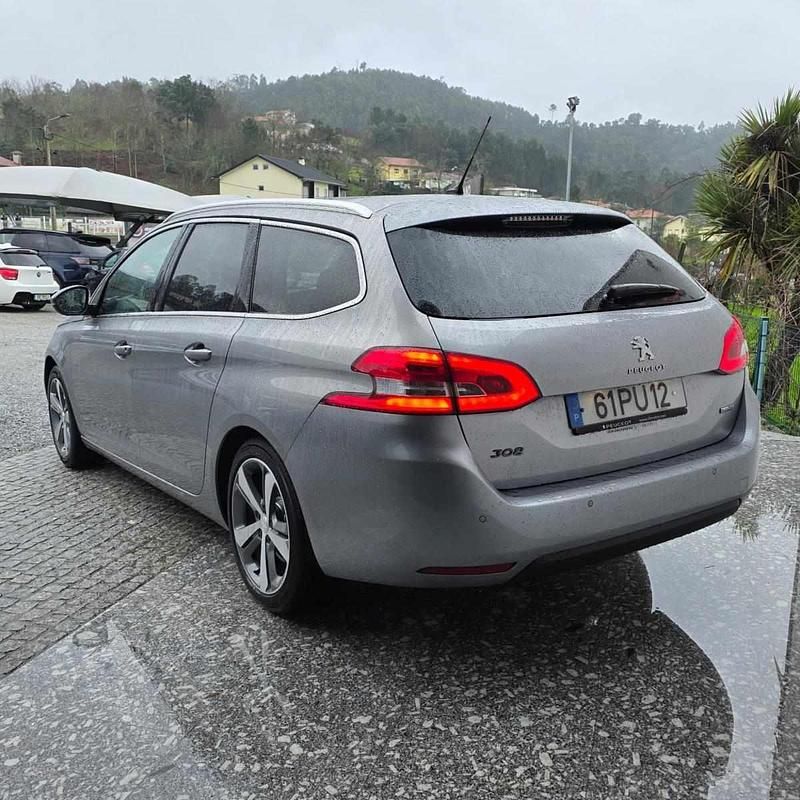 Usado Peugeot 308 SW 120 HP (88 kW) 2015 Cinzento Carrinha