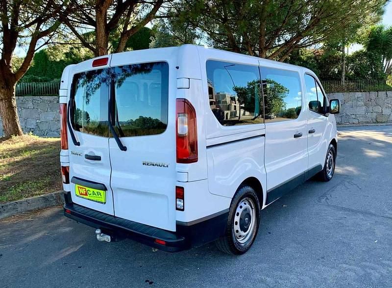 Usado Renault Trafic 145 HP (106 kW) 2020 Branco Monovolume