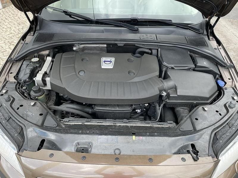 Usado Volvo XC70 Momentum 163 HP (119 kW) 2012 Carrinha