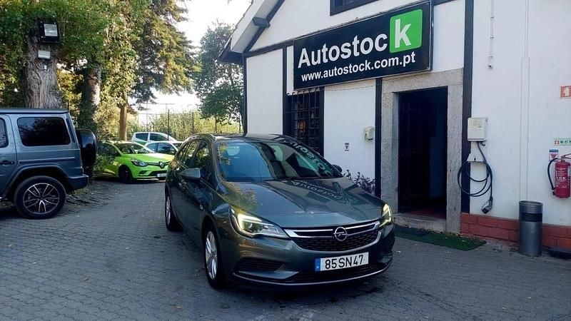Cinza Usado 2017 Opel Astra Dynamic Carrinha | € 9.000 (Preço justo) - Imagem 1/4