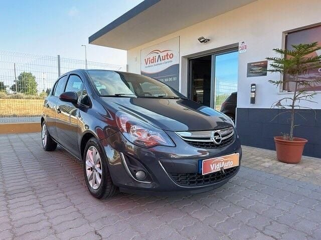 Cinza Usado 2014 Opel Corsa Color Edition Citadino | € 8.900 (Preço elevado) - Imagem 1/4