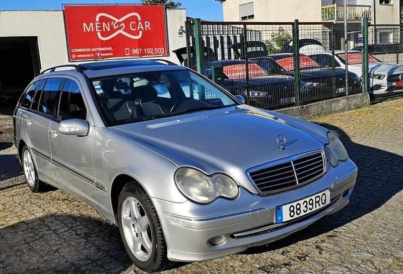 Usado Mercedes C220 143 HP (105 kW) 2001 Cinzento Carrinha