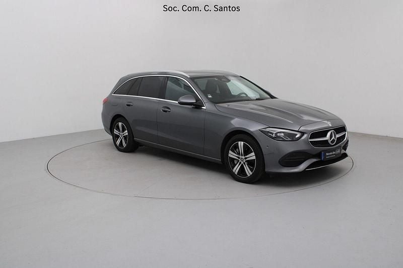 Usado Mercedes C300 Avantgarde 197 HP (144 kW) 2024 Cinza Carrinha