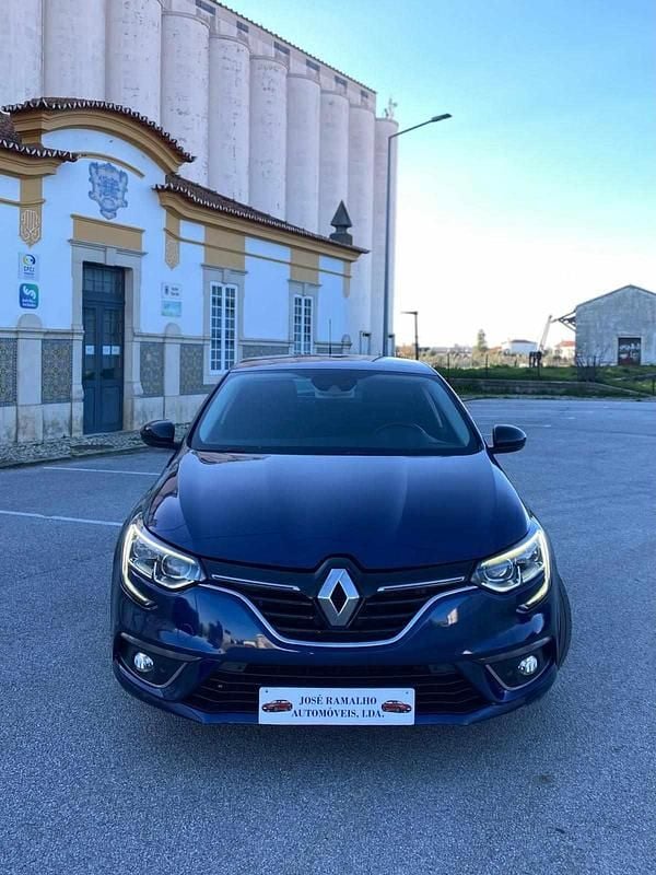 Usado Renault Mégane IV 110 HP (80 kW) 2018 Azul Sedan