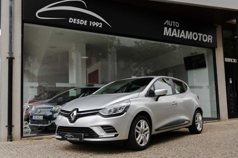 Cinzento Usado 2019 Renault Clio IV | € 11.850 (Preço justo) - Imagem 1/4