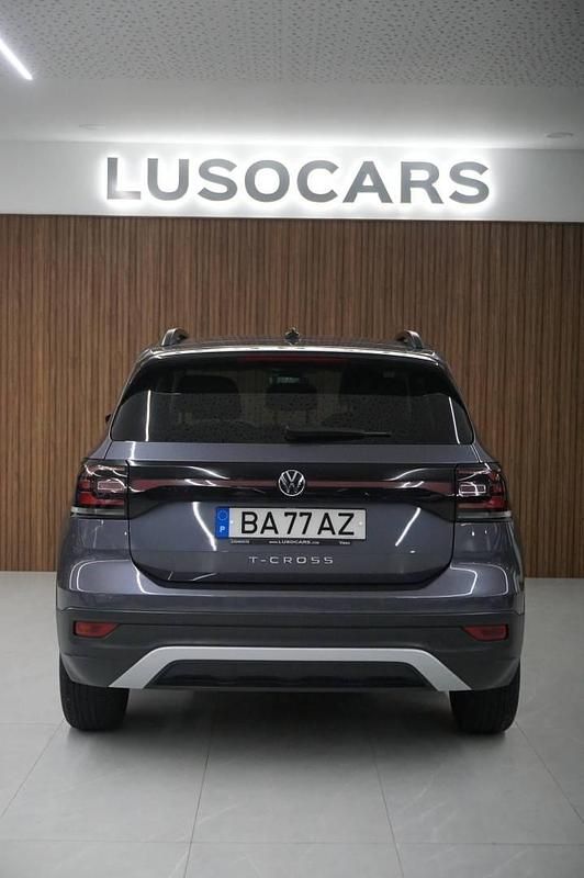 Usado VW T-Cross 110 HP (80 kW) 2023 Cinzento SUV