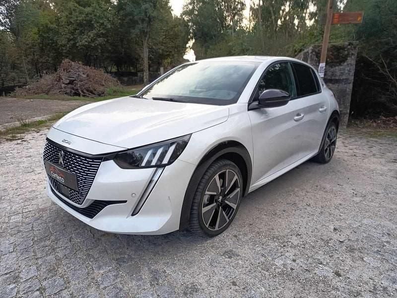 Branco Usado 2020 Peugeot e-208 Citadino | € 17.400 (Preço elevado) - Imagem 1/4