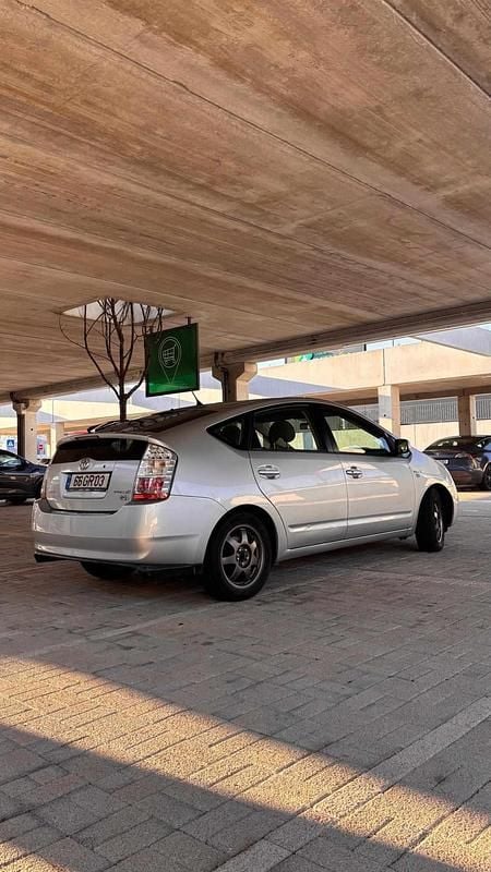 Usado Toyota Prius 110 HP (80 kW) 2008 Cinzento Citadino