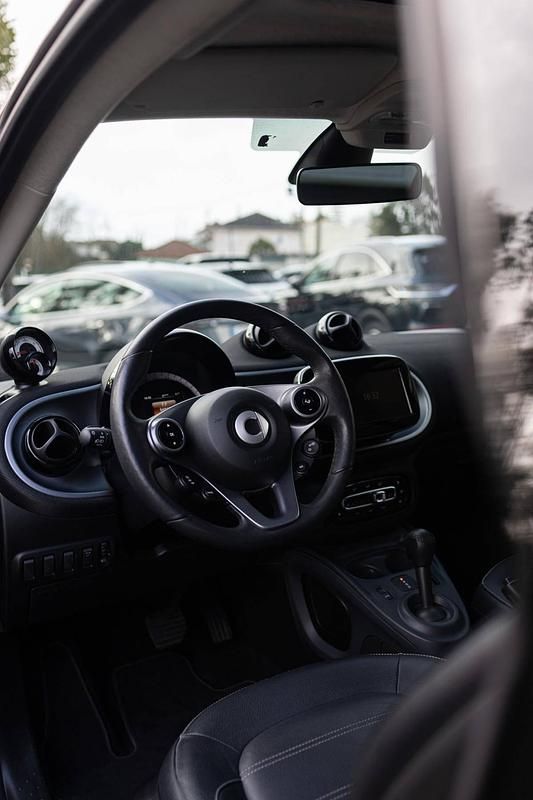 Usado Smart ForTwo Electric Drive 60 kW (82 HP) 2018 Preto Coupé