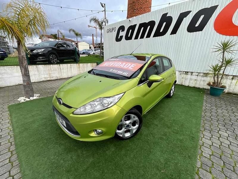 Verde Usado 2011 Ford Fiesta | € 6.500 (Preço justo) - Imagem 1/4