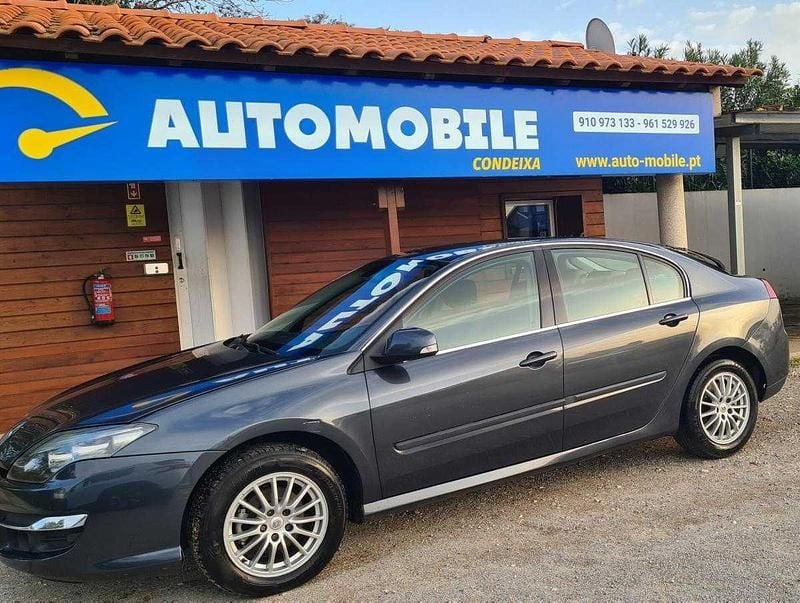 Usado Renault Laguna III 110 HP (80 kW) 2012 Cinzento