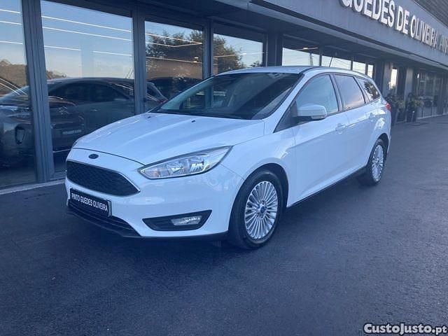 Branco Usado 2018 Ford Focus Sedan | € 6.990 (Super Preço) - Imagem 1/1