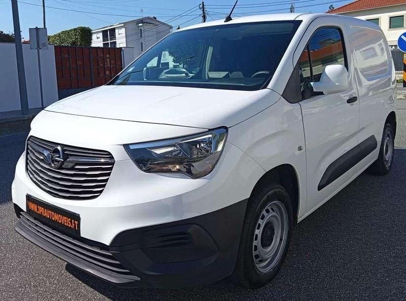 Branco Usado 2020 Opel Combo Monovolume | € 11.990 (Preço justo) - Imagem 1/4