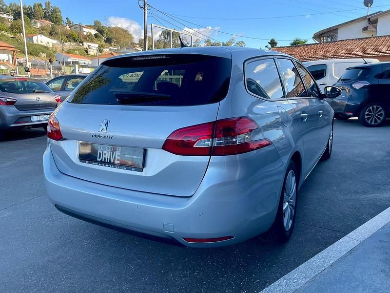 Usado Peugeot 308 Allure 120 HP (88 kW) 2017 Cinza Carrinha