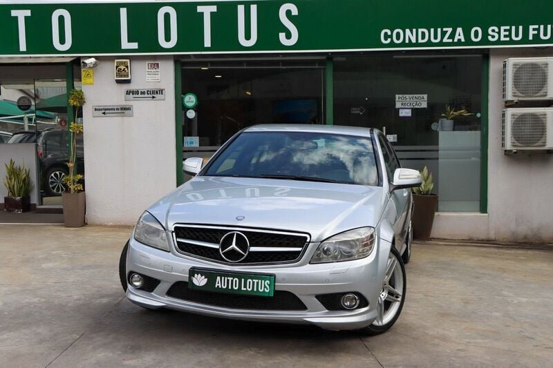 Cinza Usado 2007 Mercedes C220 Avantgarde Sedan | € 7.970 - Imagem 1/4