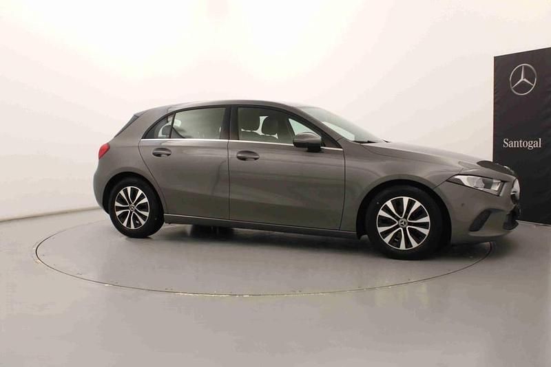 Usado Mercedes A180 Style 116 HP (85 kW) 2020 Outra Citadino
