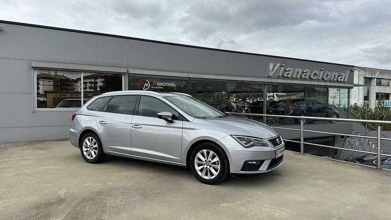 Cinza Usado 2020 Seat Leon Style Carrinha | € 14.990 (Preço justo) - Imagem 1/4