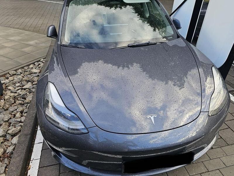 Usado 2022 Tesla Model 3 Long Range RWD Sedan | € 28.499 - Imagem 1/4