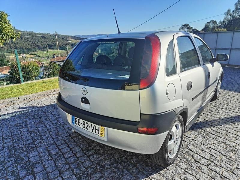 Usado 2003 Opel Corsa Elegance Sedan | € 2.165 - Imagem 1/4