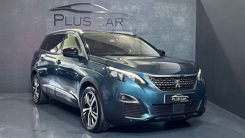 Verde Usado 2017 Peugeot 5008 GT-line Monovolume | € 23.000 (Preço elevado) - Imagem 1/4