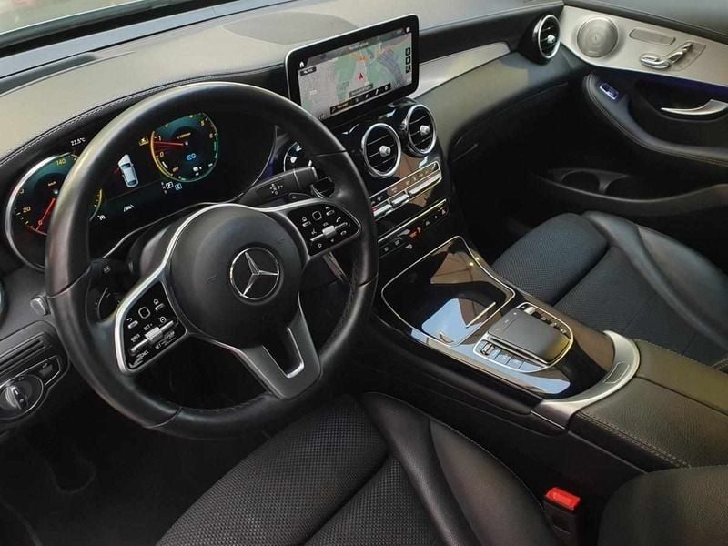Usado Mercedes GLC300e AMG line 320 HP (235 kW) 2021 Cinzento Coupé