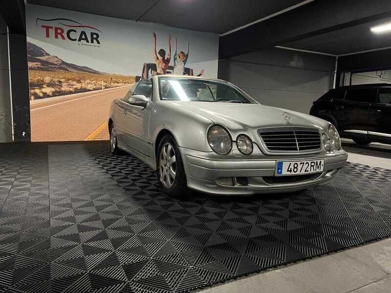 Cinzento Usado 2001 Mercedes CLK200 Avantgarde Cabrios | € 9.500 (Preço justo) - Imagem 1/4