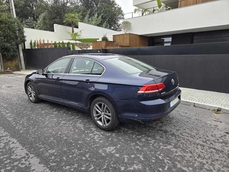 Usado VW Passat 120 HP (88 kW) 2016 Azul Sedan
